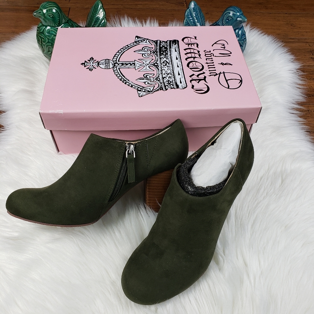 Crown Vintage dark green Tabitha booties NIB